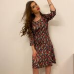 Rochie cu volane si imprimeu abstract 65R2029i2029